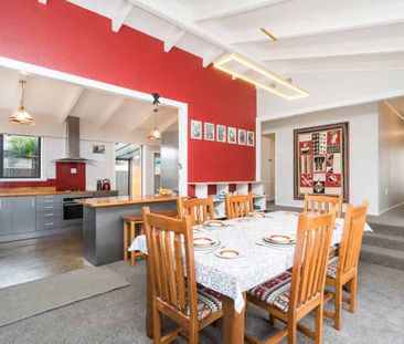 HOKOWHITU - 4 BEDROOMS - Photo 3
