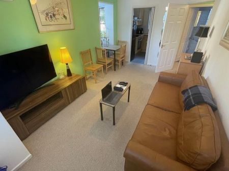 1 Bedroom Flat To Let - Photo 4