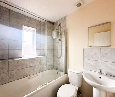2 bedroom semi-detached house to rent - Photo 6