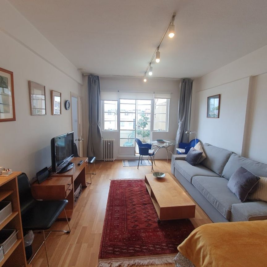 Studio Flat, Broadwalk Court, W8 - Photo 1