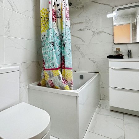 1 bedroom property to rent - Photo 3