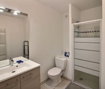 PLAN DE CUQUES. LA MONTADE. APPARTEMENT TYPE 2 AVEC TERRASSE ET GARAGE - Photo 2