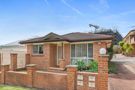 Modern Villa Living in the Heart of Wollongong - Photo 2