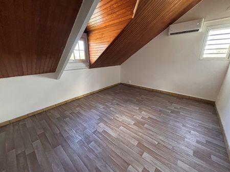 Location Maison 5 pièces 122m² STE ROSE 97115 - Photo 4