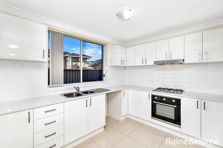 Modern Three Bedroom Town House - Photo 2