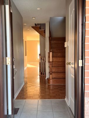 For Lease - 102 Lucena Crescent, Vaughan, Ontario - Photo 1