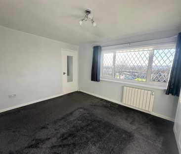 1 bedroom Flat To Let - Photo 2