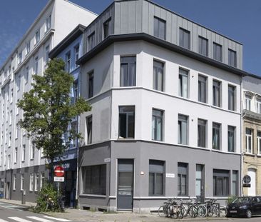Appartement te huur in Antwerpen voor € 875 met 2 slaapkamers - Photo 2