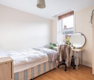 5 bedroom maisonette to rent - Photo 2