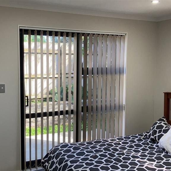 MANUREWA, 3 BEDROOMS - Photo 1