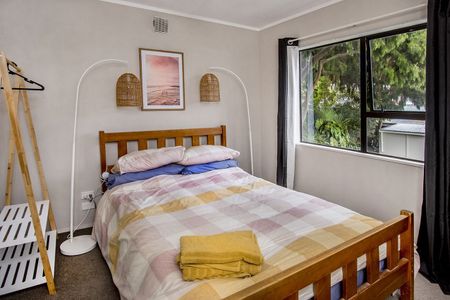 Peace and Quiet in Titirangi - Photo 3
