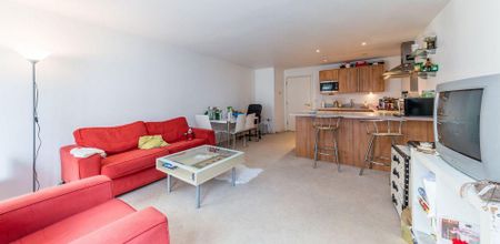 2 bedroom flat to rent - Photo 2