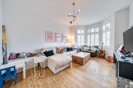 4 bedroom semi-detached house to rent - Photo 2