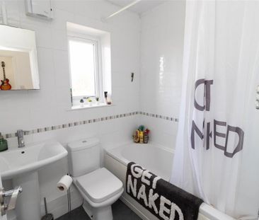 2 bedroom semi-detached house to rent - Photo 3