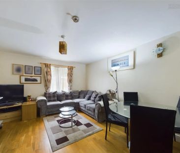 Queens Drive West, Peterborough, PE1 2UU - Photo 2