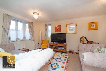 3 bedroom end of terrace house to rent - Photo 2