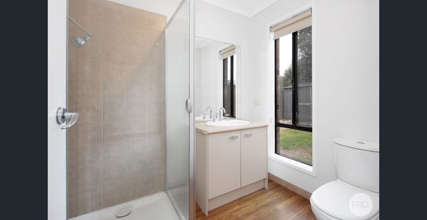 FOUR BEDROOM FAMILY HOME WITH NEW CARPET AND HAS BEEN FRESHLY PAINTED - Photo 1