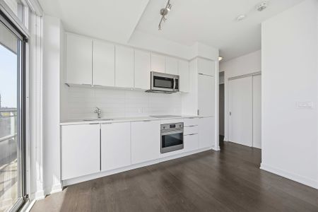 For Lease - 223 St Clair Avenue Unit# 1007, Toronto, Ontario - Photo 3