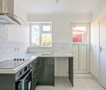 2 bedroom bungalow - Photo 2