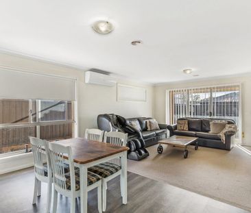 Spacious 4 Bedroom Home - Photo 5