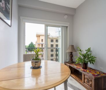 Stylish Condo - Photo 5