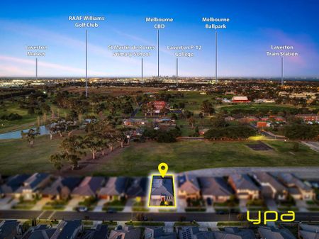 CONTEMPORARY FAMILY HOME IN A PRIME LOCATION! - Photo 4