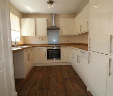 3 bedroom detached house to rent - Photo 3