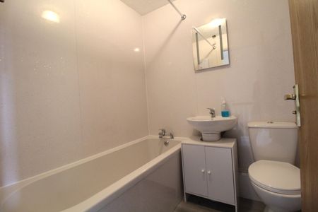 Two Bedroon Terraced Property to Let in Swadlincote - Photo 5