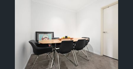 A cosmopolitan sanctuary in Sydney Park Village - Photo 2