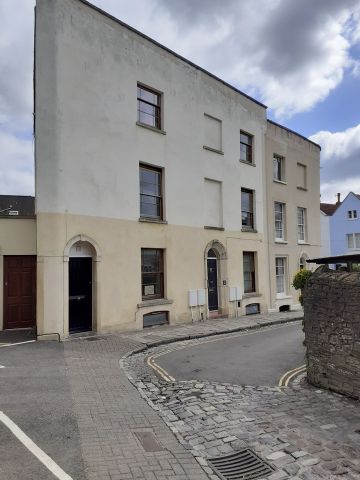 1 Bed Flat, Wellington Park, BS8 - Photo 3