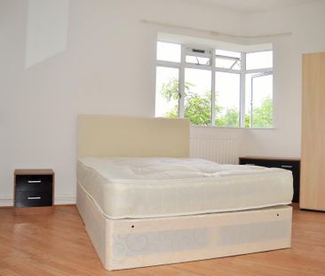 4 bedroom flat to rent - Photo 1