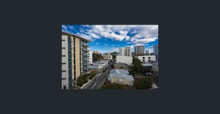 Quiet, Gorgeous and Spacious, with 2 sets of Private Bedrooms and Bathrooms - Photo 2