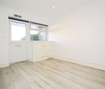 5 bedroom house to rent - Photo 2