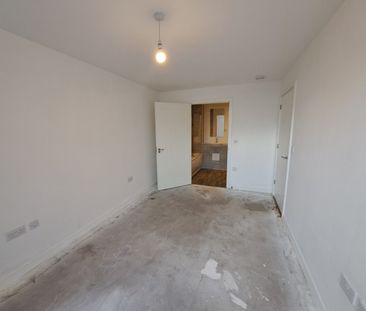 3 Bed Flat, Stockport Road, M13 - Photo 2