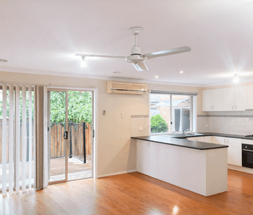 Surprisingly Spacious Behind The Front Door ! - Photo 5