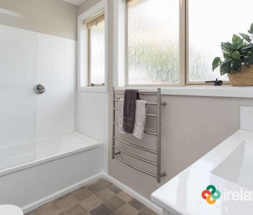 Charming 3-Bedroom Home in Bryndwr - Photo 4