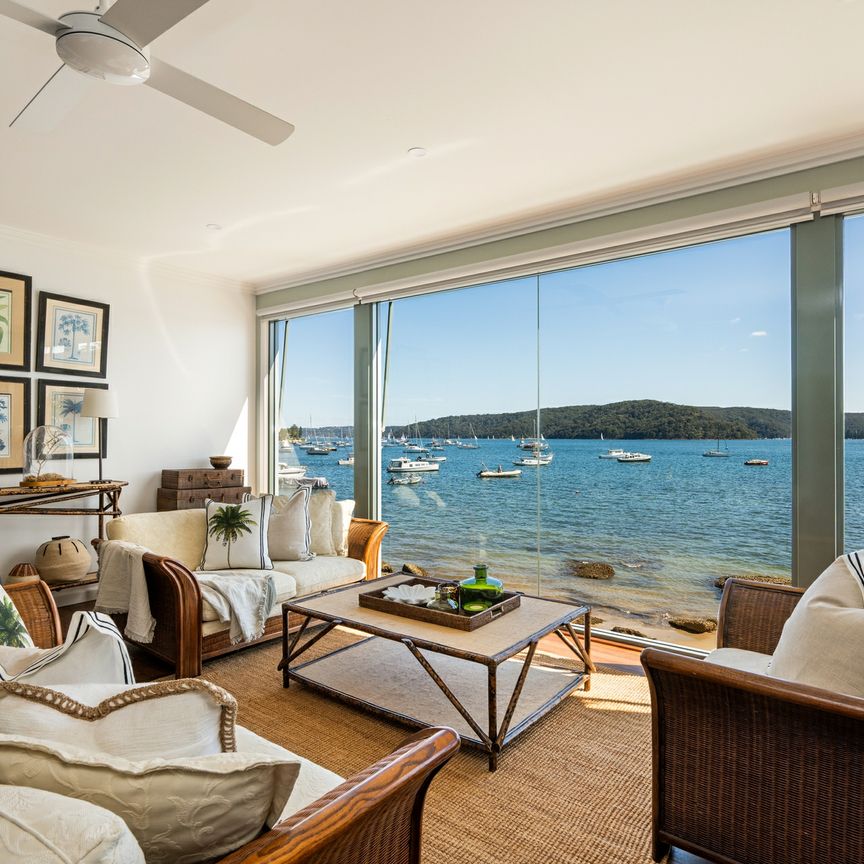 Fully Furnished 5 Bedroom Waterfront - Photo 1