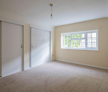 3 bedroom detached house to rent - Photo 2