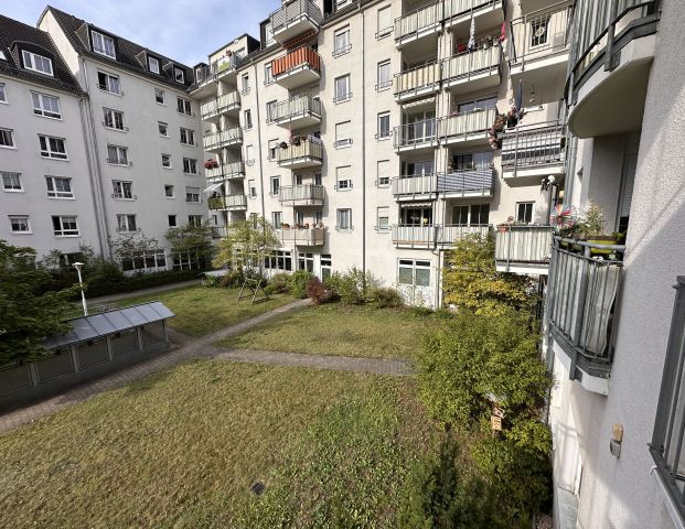 Sie suchen sich Ihren Bodenbelag aus / 2 Raumwohnung mit Balkon + grünen Innenhof - Photo 1