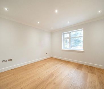 3 bedroom flat to rent - Photo 2