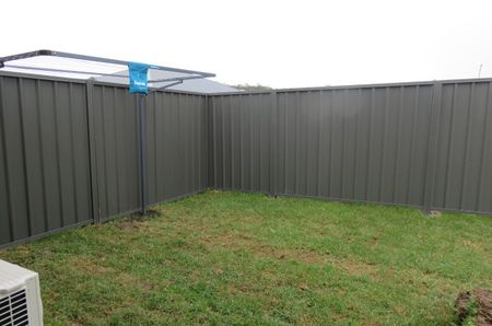 MODERN 2 BEDROOM HOME - Photo 4