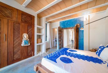 Es Cubells, Balearic Islands 07839