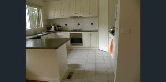 Family Home with Tranquility - Photo 2