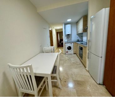 Middle Floor Apartment in Estepona - Photo 4