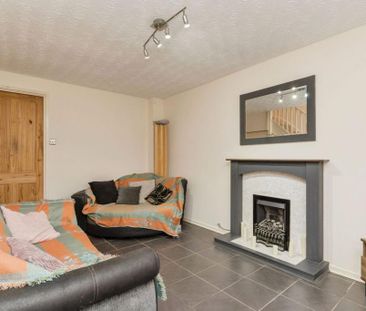 2 bedroom semi-detached house to rent - Photo 2