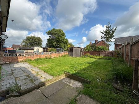 3 bedroom semi-detached house to rent - Photo 5