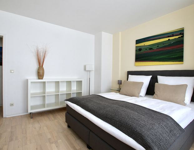 Modern möbliertes Apartment mit Aufzug im Herzen von Köln - Photo 1