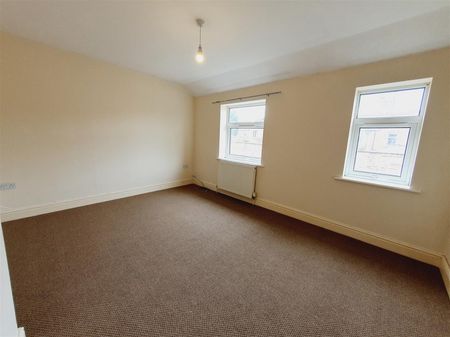 2 Bedroom House to Rent in Woodlands Court, Kettering, Northamptonshire, NN16 - Photo 4
