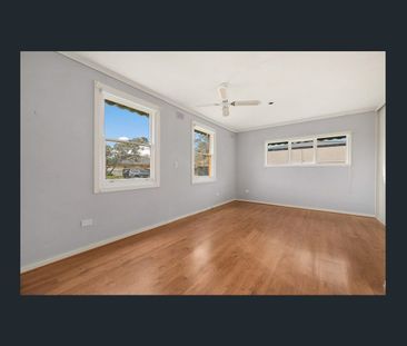 Neat and tidy home in excellent position - Photo 3