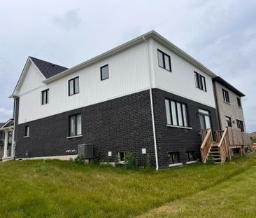 For Lease - 188 AVIRON Crescent, Welland, Ontario - Photo 2